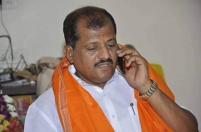 உயிருக்கு ஆபத்து: சிவசேனை எம்.பி. புகார்