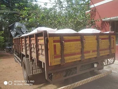 களியக்காவிளை அருகே கேரளத்துக்கு கடத்த முயன்ற 5.5 டன் ரேஷன் அரிசி பறிமுதல்: இருவர் கைது