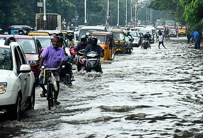 சென்னையில் பெய்த கனமழை: பல இடங்களில் வெள்ளம், விமானங்கள் சேவை பாதிப்பு