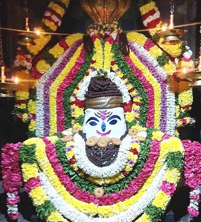 சங்ககிரி: ஈஸ்வரன் கோயில்களில் சுவாமிகளுக்கு அன்னாபிஷேகம்,  சிறப்பு பூஜைகள்