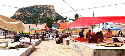 சங்ககிரியில் 6 மாதங்களுக்கு பிறகு வாரச்சந்தை மீண்டும் திறப்பு 