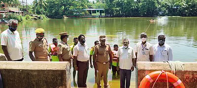 வடகிழக்கு பருவமழை: தீயணைப்பு துறையினா் ஒத்திகை