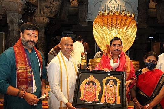 திருமலையில் மத்திய அமைச்சா் வழிபாடு