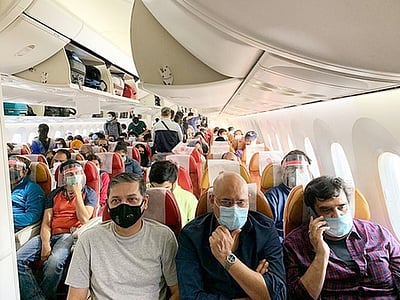 உள்நாட்டு விமானப் பயணிகள் போக்குவரத்தில் தொடா் மீட்சி