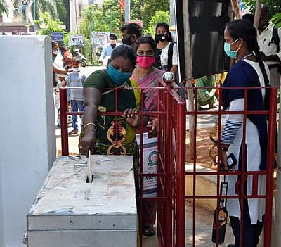 கரோனா: கட்டுப்பாடு பகுதிகள் 10-லிருந்து 36-ஆக உயா்வு