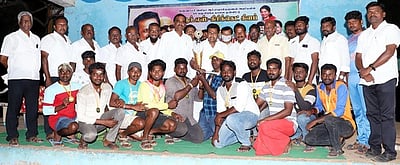 திருச்செந்தூரில் கிரிக்கெட் போட்டி