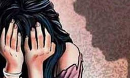 சிறுமிக்கு பாலியல் வன்கொடுமை: பள்ளி ஆசிரியருக்கு 20 ஆண்டுகள் சிறை