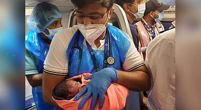 தில்லி-பெங்களூரு விமானம்: நடுவானில் பிறந்த குழந்தை