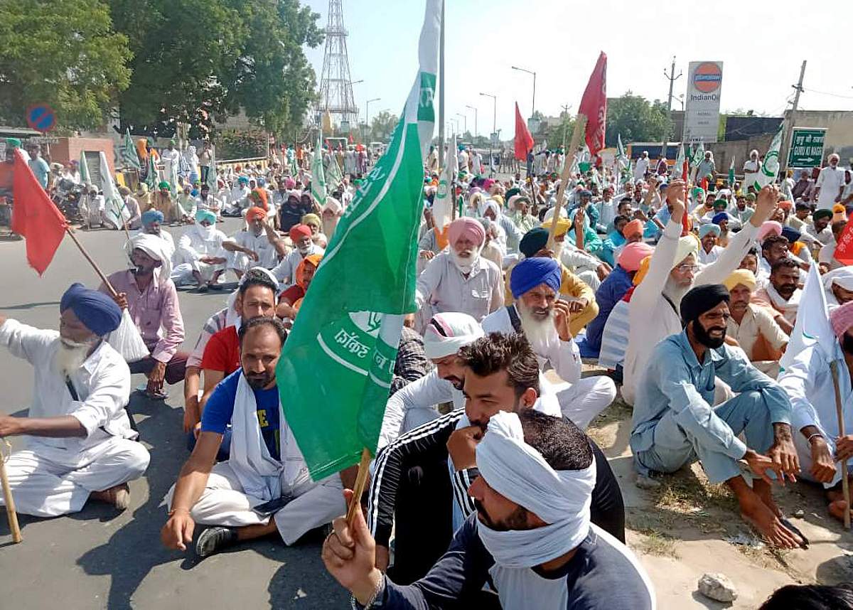 வேளாண் சட்டங்களுக்கு எதிராக விவசாயிகளின் தொடர் போராட்டம்