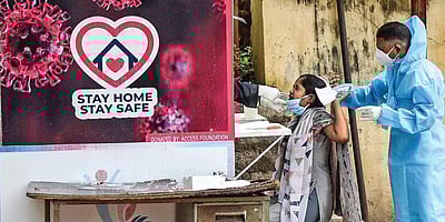 ஒரு மாதத்துக்குப் பின் 9 லட்சத்துக்கும் கீழ் குறைந்த கரோனா நோயாளிகள்