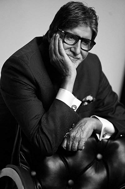 பிரபாஸ் - தீபிகா படுகோன் படத்தில் இணைந்துள்ள அமிதாப் பச்சன்!