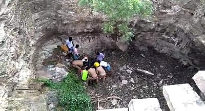 அருப்புக்கோட்டை அருகே கிணற்றுக்குள் தவறி விழுந்த விவசாயி படுகாயங்களுடன் மீட்பு