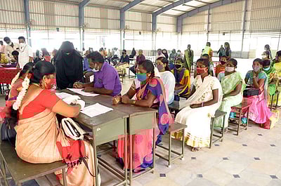 கிருஷ்ணகிரி மாவட்டத்தில் பள்ளிகள் திறப்பு குறித்து கருத்து கேட்பு கூட்டம்