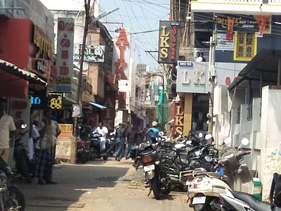 கடையநல்லூரில் நகைக்கடையில் வருமான வரி சோதனை