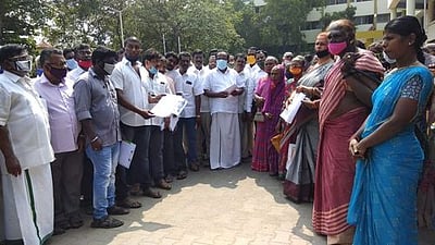 அடுக்குமாடி குடியிருப்புகளைபயனாளிகளுக்கு வழங்கக் கோரிக்கை