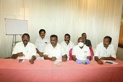 ஆய்வுக் கூட்டத்தை புறக்கணிக்க எம்எல்ஏக்கள் முடிவு