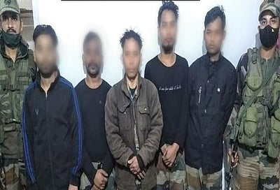 உல்பா பயங்கரவாத இயக்கத்தின் முக்கிய தலைவர் இந்திய ராணுவத்திடம் சரண் 