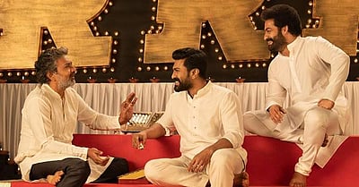 புகைப்படங்களுடன் ரசிகர்களுக்குத் தீபாவளி வாழ்த்து சொன்ன ஆர்ஆர்ஆர் குழுவினர்