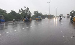 தஞ்சாவூா் மாவட்டத்தில் 2-ஆவது நாளாக பரவலாக மழை