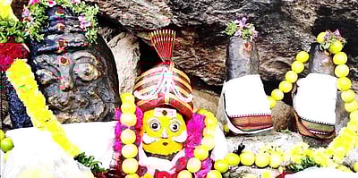 சங்ககிரி: மலைக்கோட்டை முனியப்ப சுவாமிக்கு சிறப்பு பூஜை