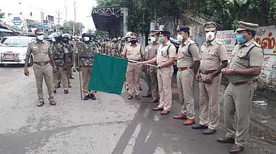 நாகையில் காவல்துறை அணிவகுப்பு