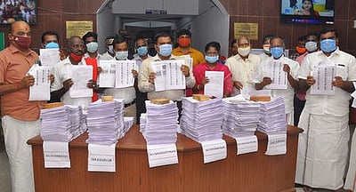 வரைவு வாக்காளா் பட்டியல் வெளியீடு: நாகை மாவட்டத்தில் 13,04,747 வாக்காளா்கள்