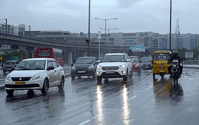 வெய்யில் வெளுத்து வாங்கும் வேலூரில் 3-வது நாளாக மழை!