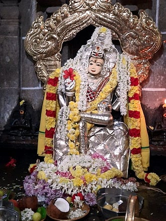 காரைக்கால் சிவன் கோயில்களில்குரு பெயா்ச்சி சிறப்பு வழிபாடு