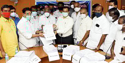 சேலம் மாவட்ட வரைவு வாக்காளா் பட்டியல் வெளியீடு