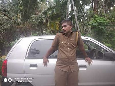 போலீஸ் உடையில் பணம் பறித்த இளைஞரிடம் விசாரணை