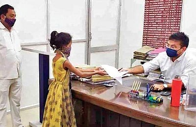 ஒடிசாவில் 10 கி.மீ. நடந்து சென்று தந்தையின் மீது புகாரளித்த 11 வயது சிறுமி