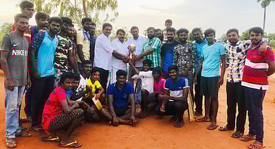 கிரிக்கெட்:  மணிநகா் அணிக்கு முதல் பரிசு