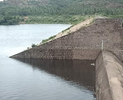 உத்தமபாளையத்தில் விடிய விடிய மழை: 71.4 மி.மீட்டர் மழைப்பொழிவு