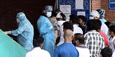 தில்லி மருத்துவமனைகளில் வென்டிலேட்டர் படுக்கைகள் நிரம்பின