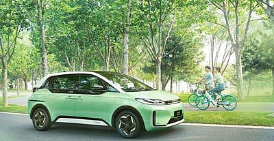 கால் டாக்சி சேவையில் மின்சார கார்; சீனாவில் அறிமுகமாகிறது!