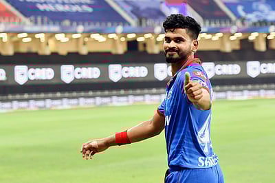 தில்லி - பெங்களூரு மோதல்: டாஸ் வென்ற ஷ்ரேயஸ் பந்துவீச்சு தேர்வு