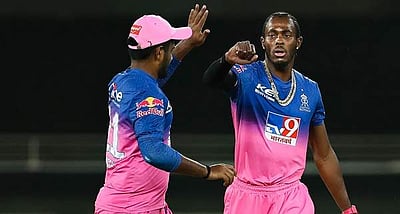 பவர்பிளேயில் அசத்திய ஆர்ச்சர்: ஒத்துழைப்பு அளிக்காத இதர ராஜஸ்தான் பந்துவீச்சாளர்கள்