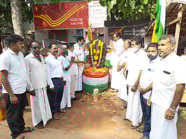 புதுக்கடையில் தியாகிகள் நினைவு ஸ்தூபிக்கு மரியாதை