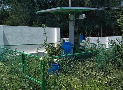 சூரிய ஒளி மூலம் கிருமிநாசினி தயாரிக்கும் சாதனம் செயல்படாததால் வீணாகும் அரசு நிதி