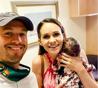 பிரபல கிரிக்கெட் வீரர் டி வில்லியர்ஸுக்குப் பெண் குழந்தை