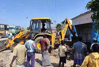 விழுப்புரத்தில் நெடுஞ்சாலை ஆக்கிரமிப்புகள் அதிரடியாக அகற்றம்