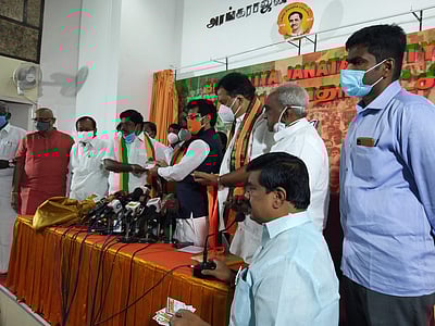 பாஜகவில் இணைந்தார் கே.பி.ராமலிங்கம்