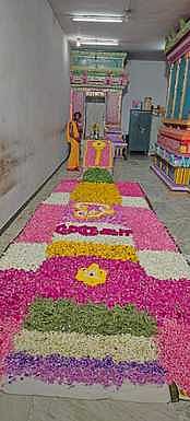 சொா்ணமலை கதிரேசன் கோயிலில் புஷ்பாஞ்சலி
