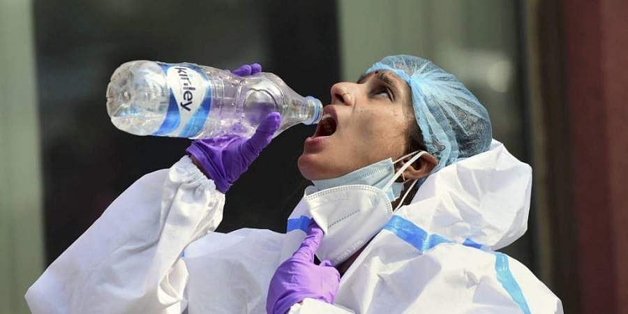 நாட்டில் கரோனா பாதிப்பு 91 லட்சத்தை எட்டியது