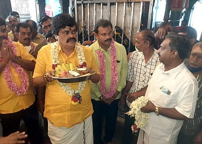 'திமுக பலவீனமாக உள்ளதால் தோ்தல் அறிவிப்புக்கு முன்பே உதயநிதி பிரசாரம் தொடங்கிவிட்டாா்'