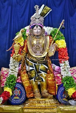 மன்னாா்குடி கோயிலில் கோலாட்ட உத்ஸவம்