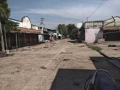 சிவகாசி நகராட்சி தினசரி காய்கறி சந்தை பொதுமக்கள் பங்களிப்புடன் சீரமைக்கும் பணி தொடக்கம் 