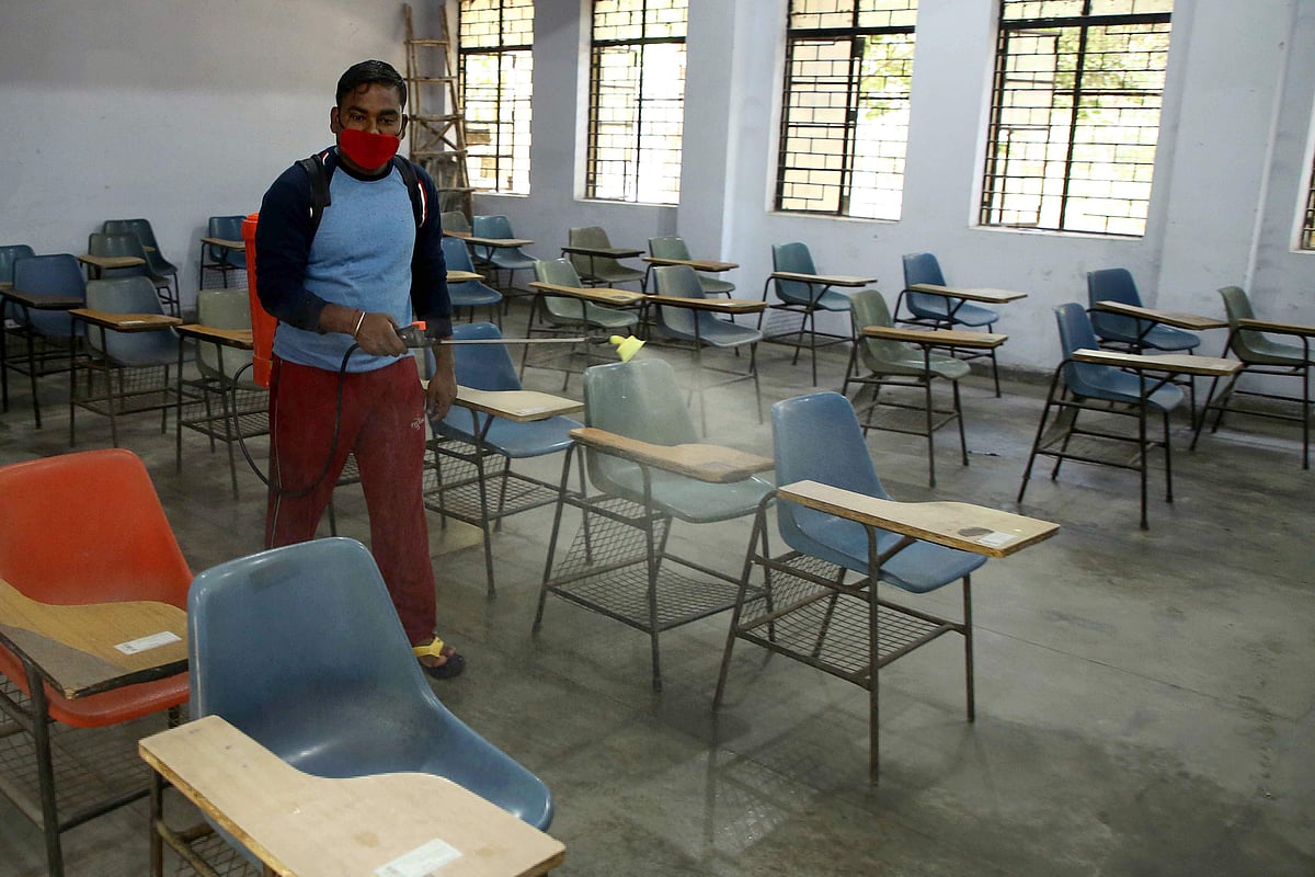 உ.பி.யில் திறக்கப்பட்ட கல்லூரிகள்