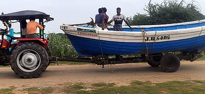 புயல் முன்னெச்சரிக்கை நடவடிக்கையில் மக்கள் தீவிரம்