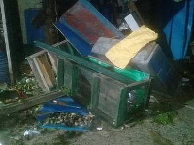 முடீஸ் எஸ்டேட் பஜாரில் கடைகளை சேதப்படுத்திய யானைகள்